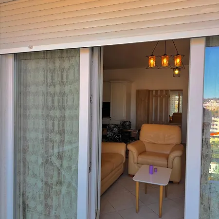 Amar Sea View شقة *